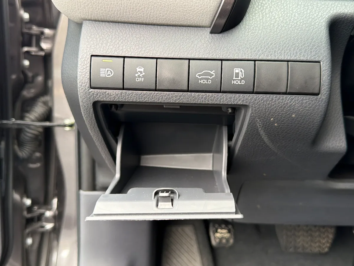 2023 Toyota Camry SE Nightshade thumbnail 26