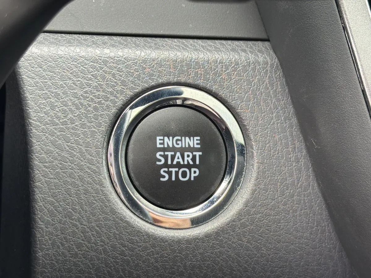 2023 Toyota Camry SE Nightshade thumbnail 32