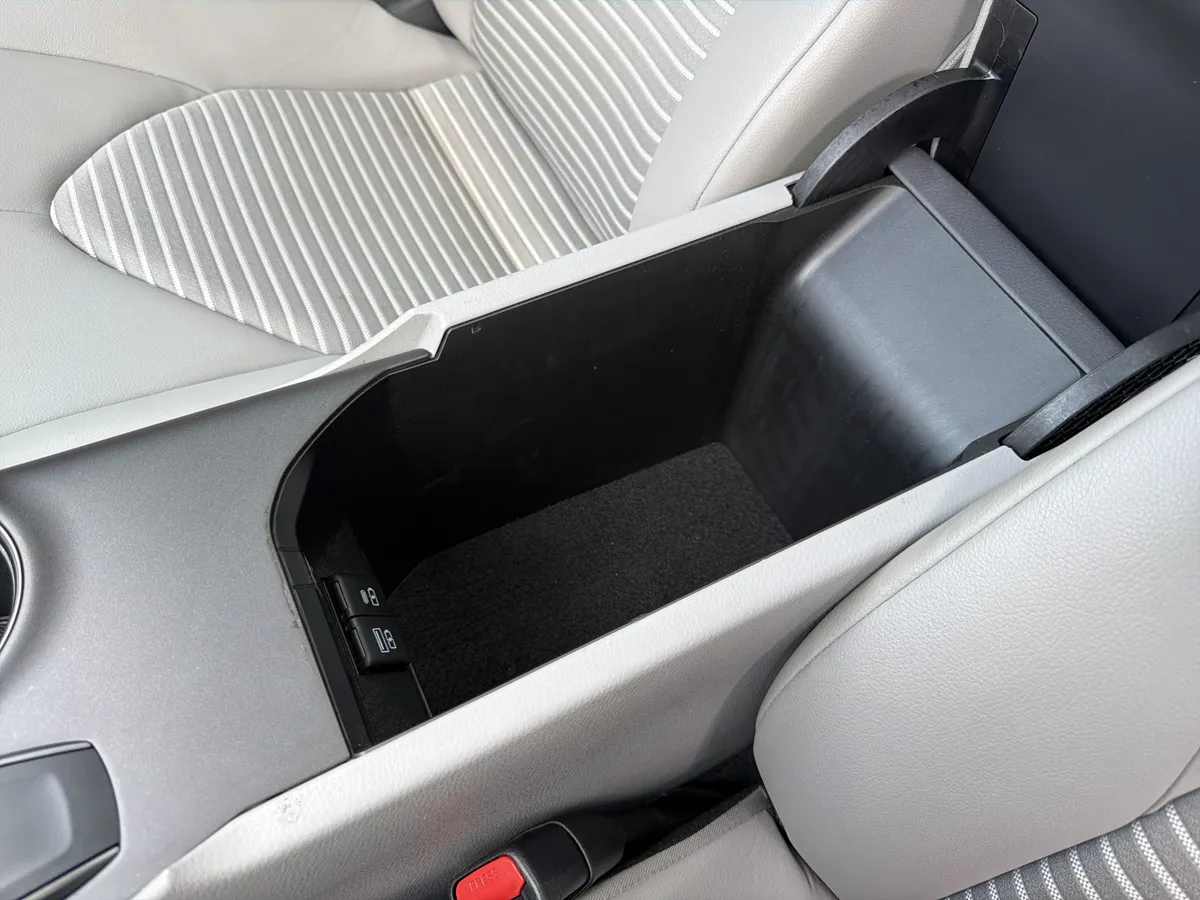 2023 Toyota Camry SE Nightshade thumbnail 39