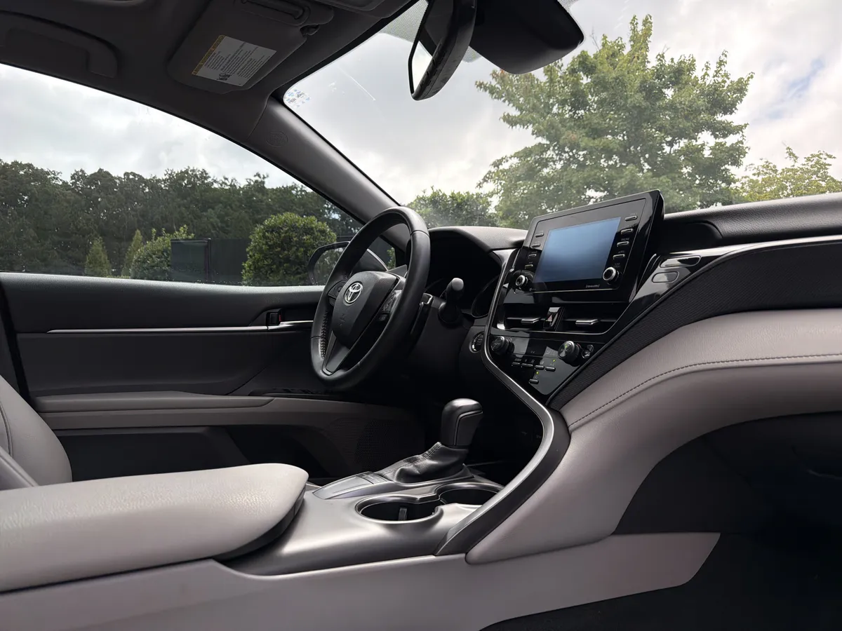 2023 Toyota Camry SE Nightshade thumbnail 5