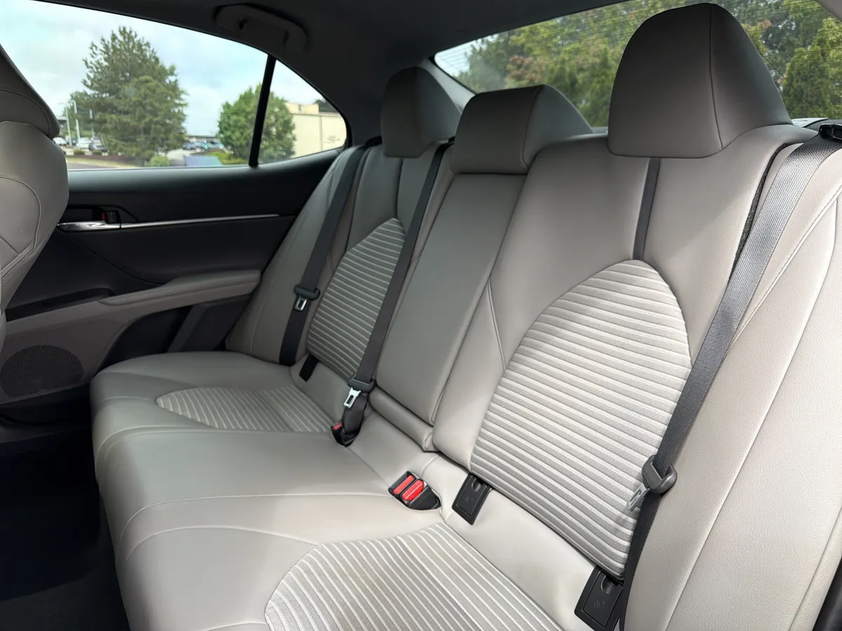 2023 Toyota Camry SE Nightshade thumbnail 8