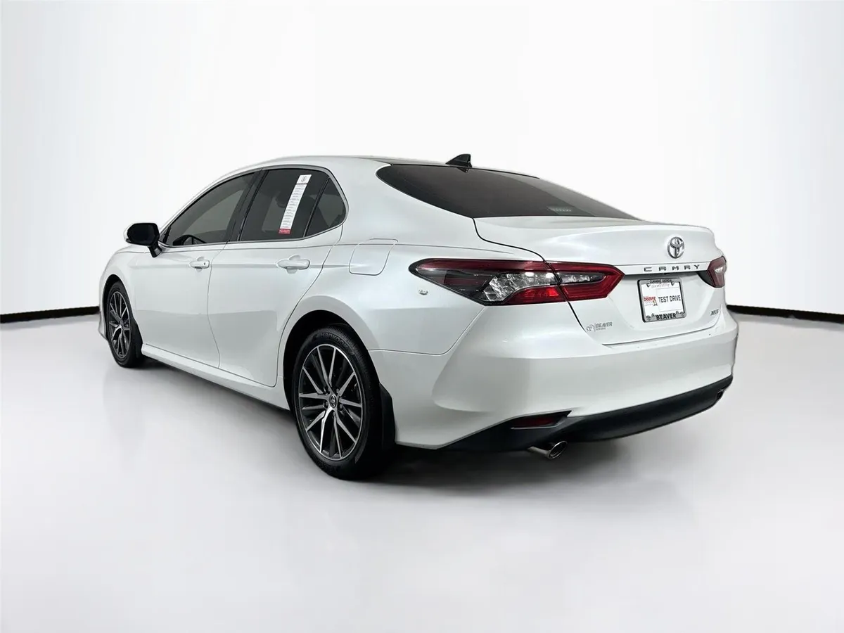 2023 Toyota Camry XLE V6 thumbnail 12