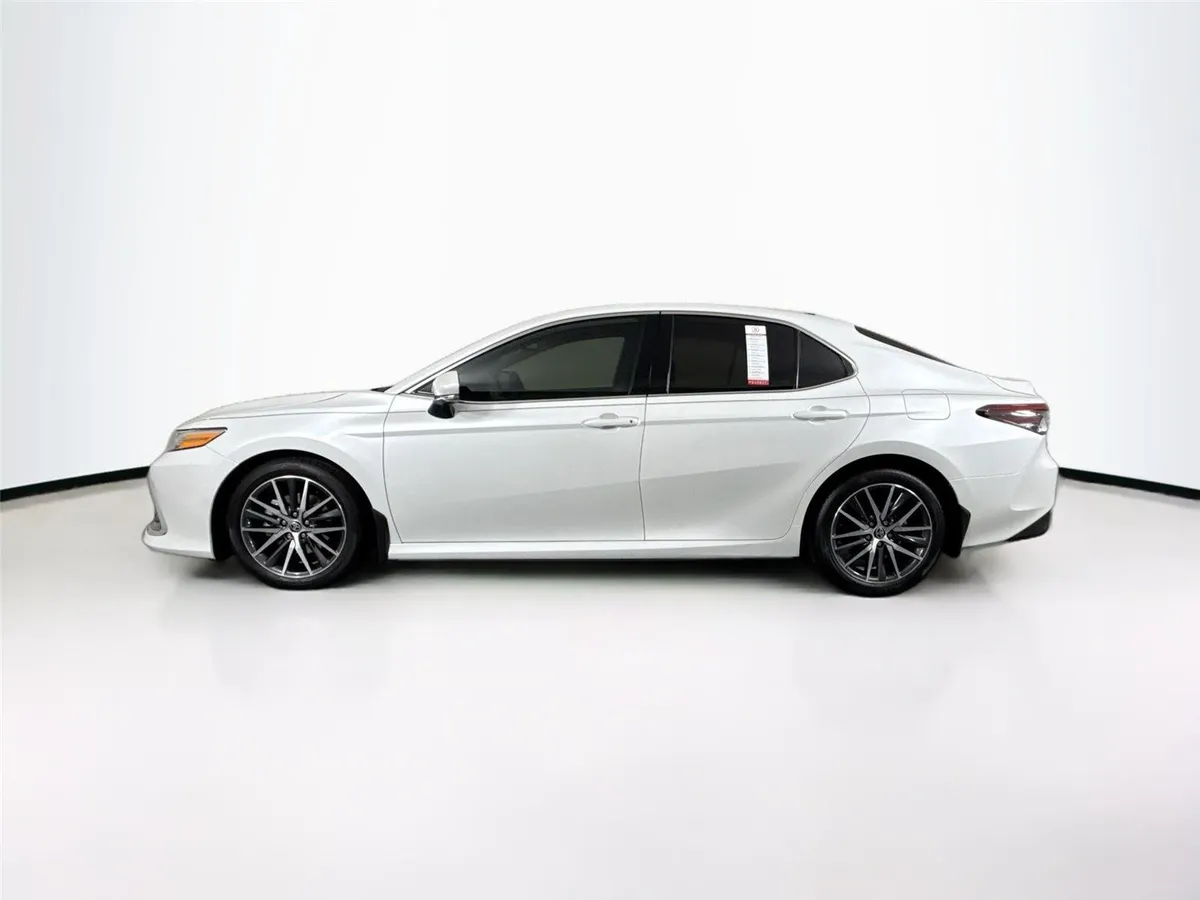 2023 Toyota Camry XLE V6 thumbnail 13