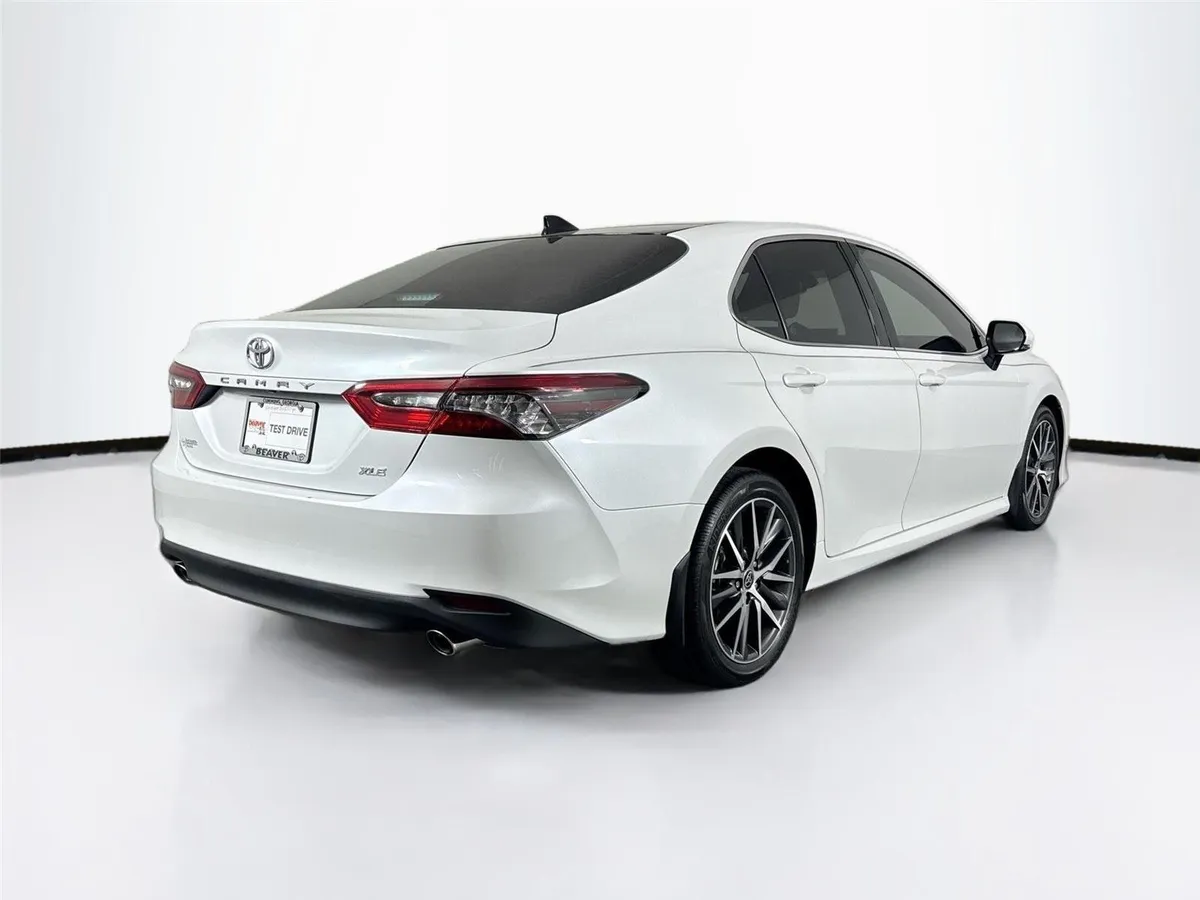 2023 Toyota Camry XLE V6 thumbnail 2