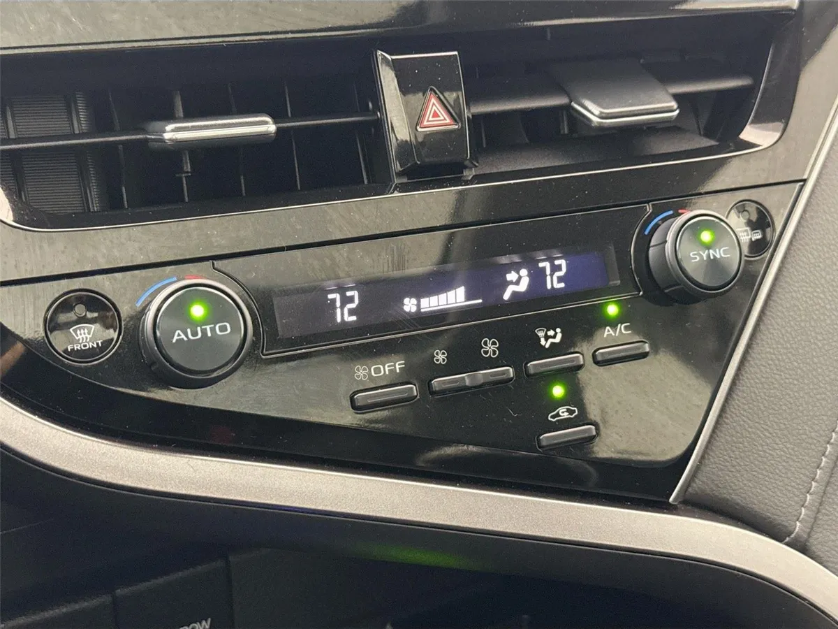 2023 Toyota Camry XLE V6 thumbnail 24