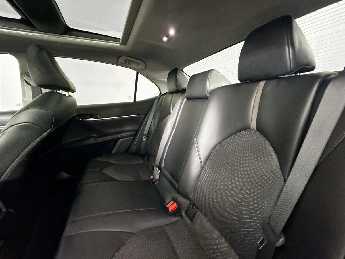 2023 Toyota Camry XLE V6 thumbnail 29