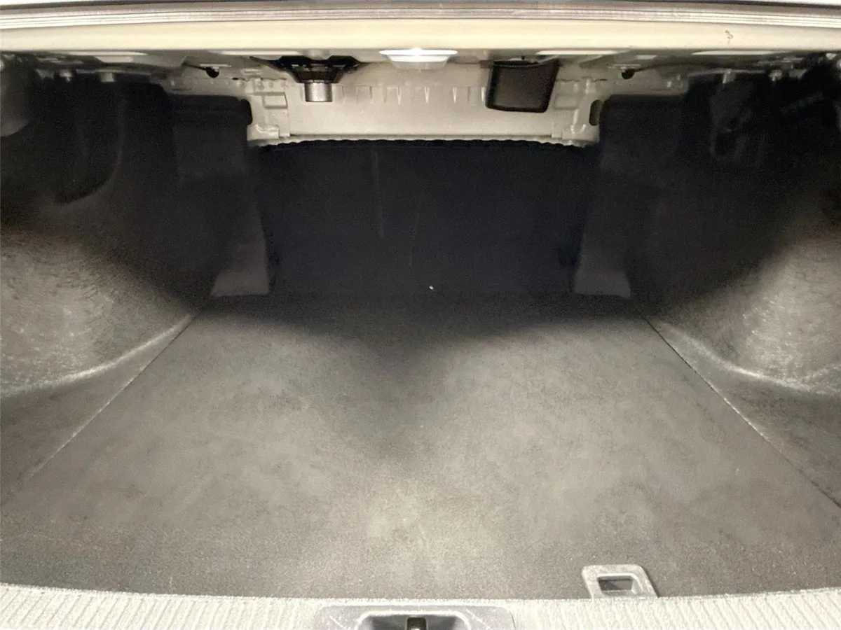 2023 Toyota Camry XLE V6 thumbnail 37
