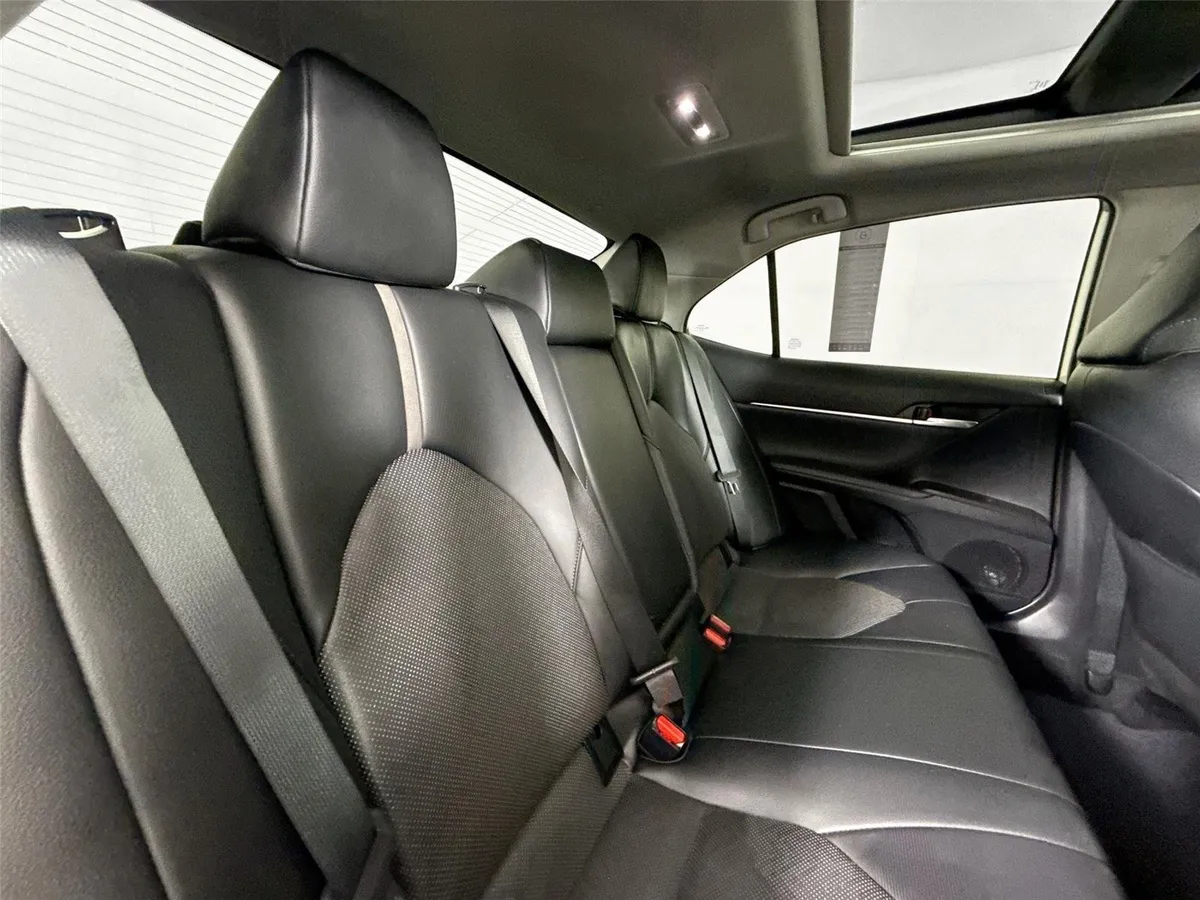 2023 Toyota Camry XLE V6 thumbnail 40