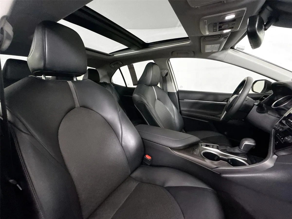 2023 Toyota Camry XLE V6 thumbnail 41