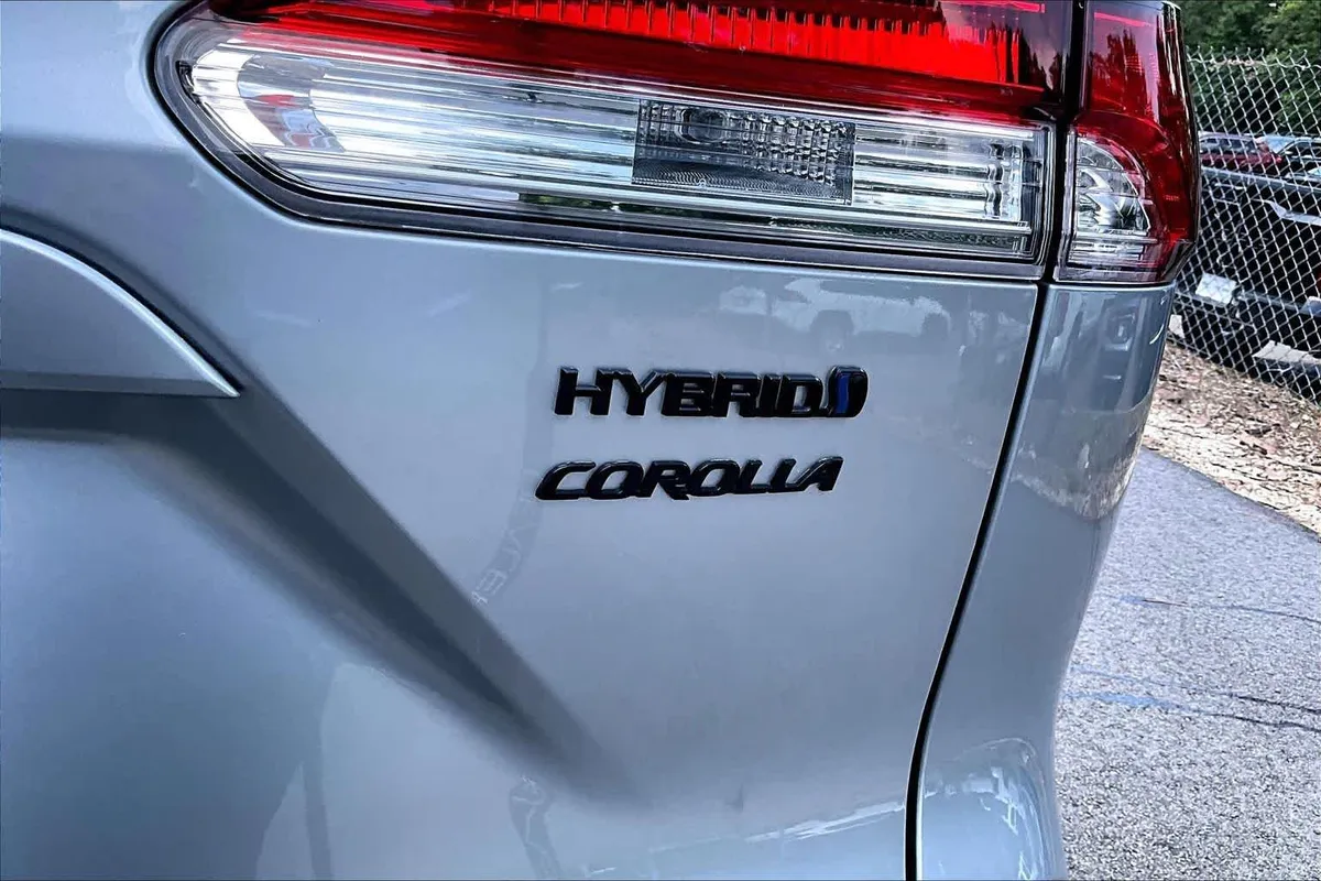 2023 Toyota Corolla Cross Hybrid S thumbnail 10