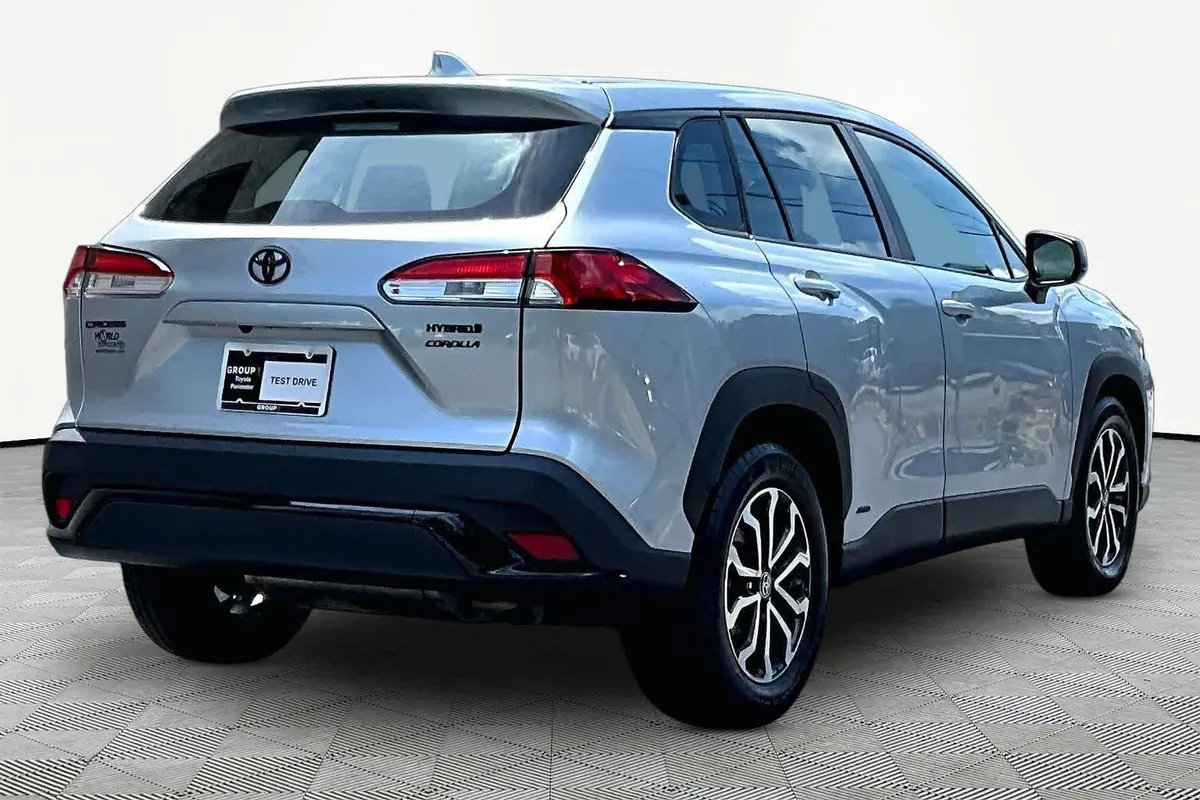 2023 Toyota Corolla Cross Hybrid S thumbnail 13
