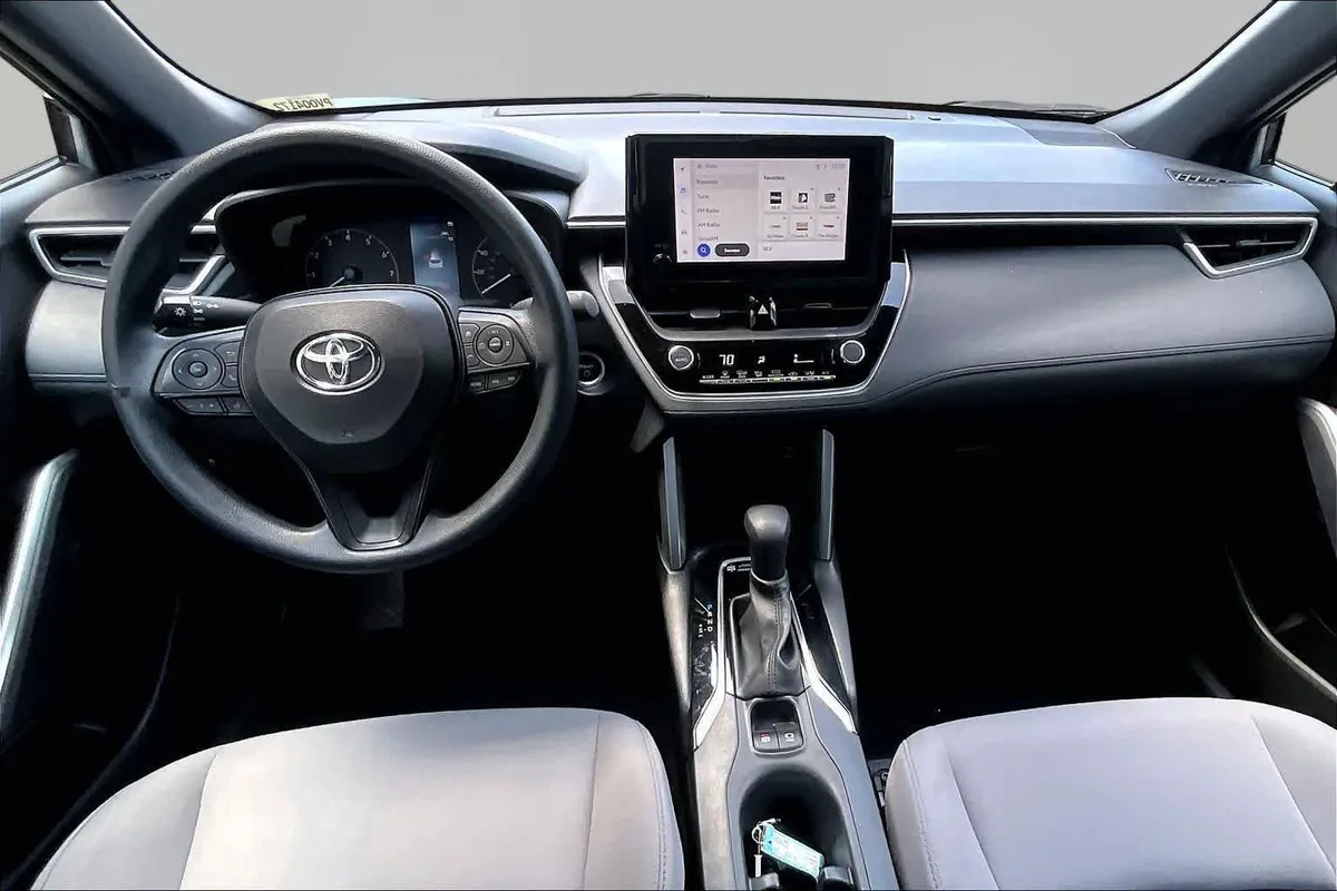 2023 Toyota Corolla Cross Hybrid S thumbnail 16