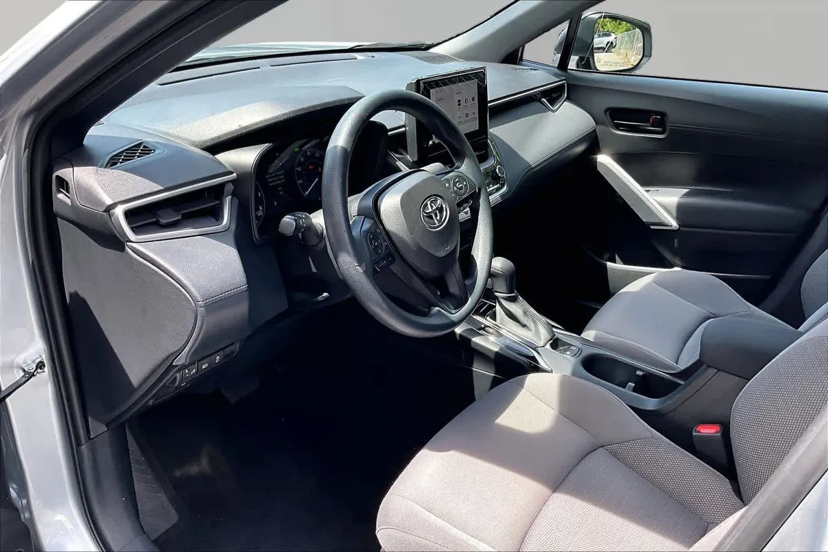 2023 Toyota Corolla Cross Hybrid S thumbnail 18
