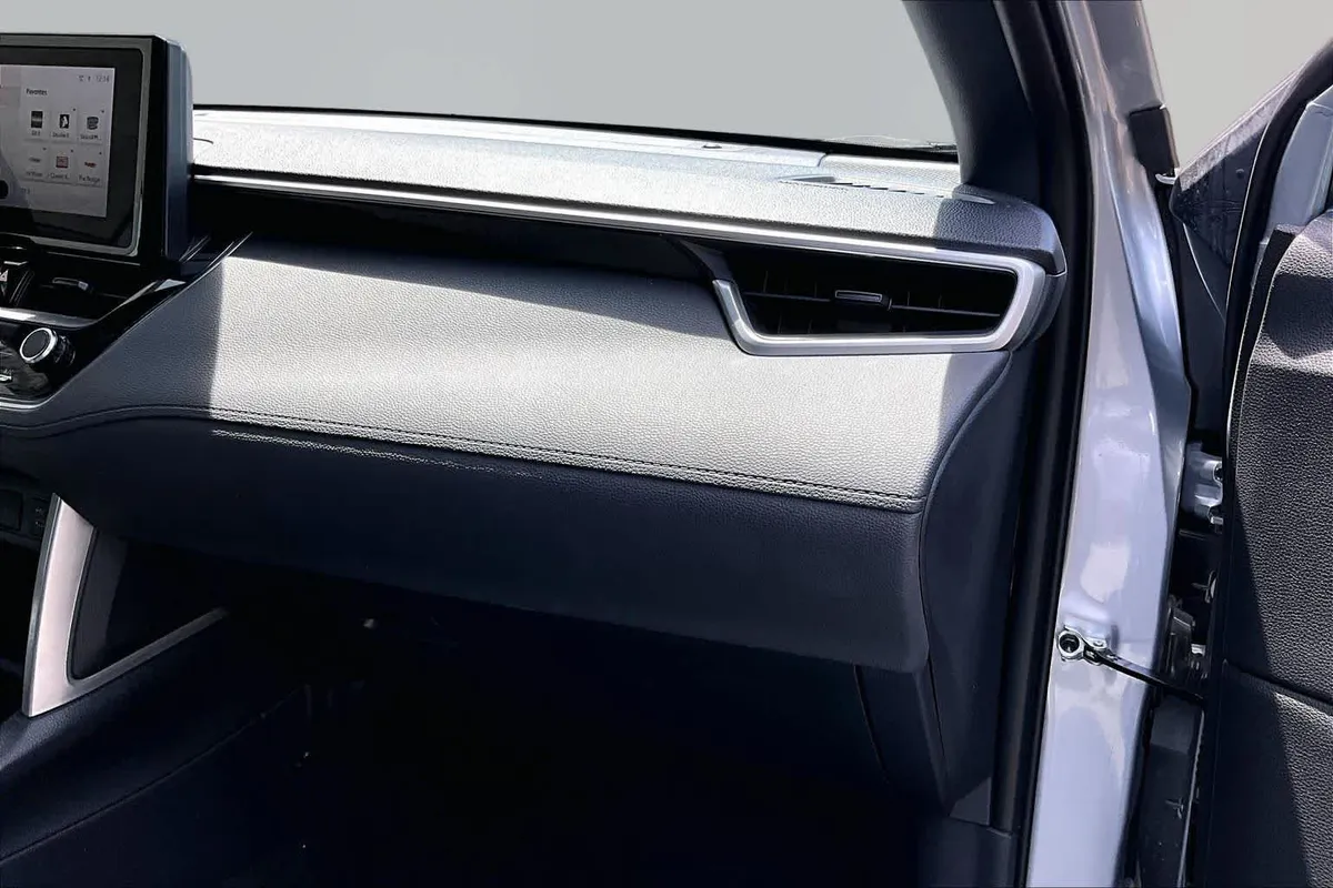 2023 Toyota Corolla Cross Hybrid S thumbnail 19