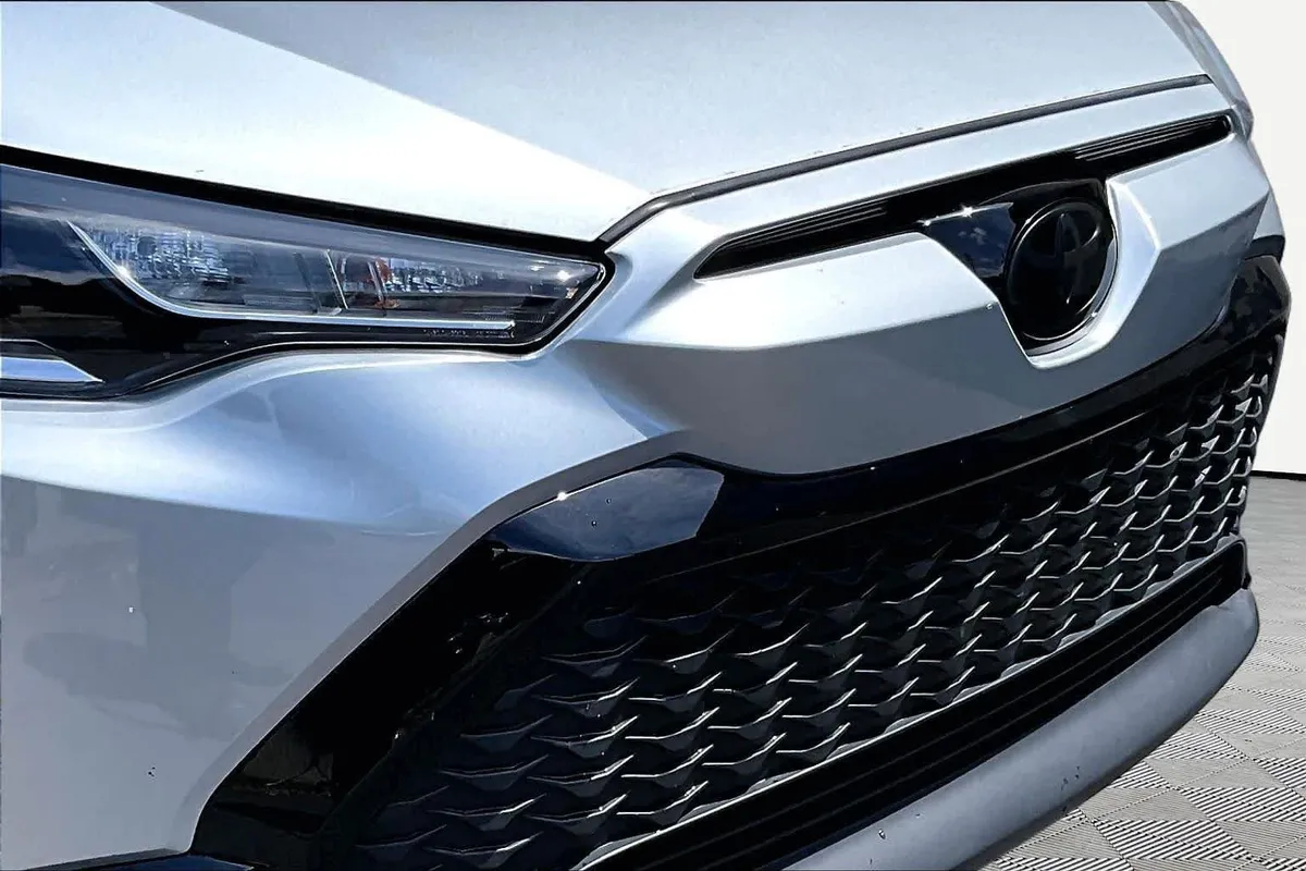 2023 Toyota Corolla Cross Hybrid S thumbnail 30