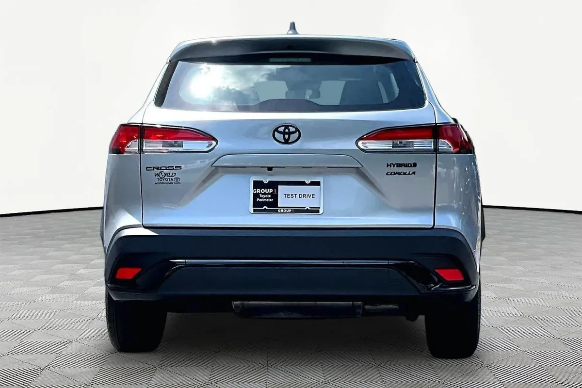 2023 Toyota Corolla Cross Hybrid S thumbnail 5