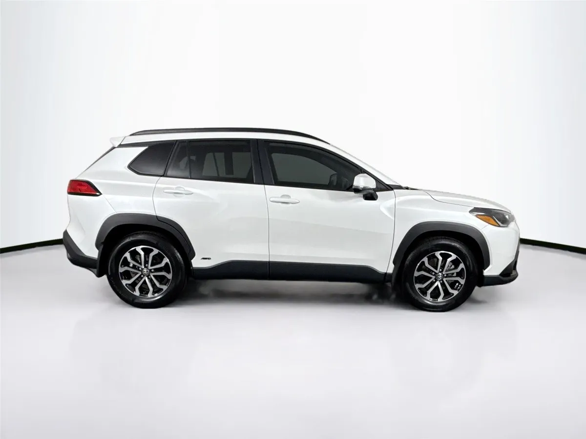 2023 Toyota Corolla Cross Hybrid SE thumbnail 10