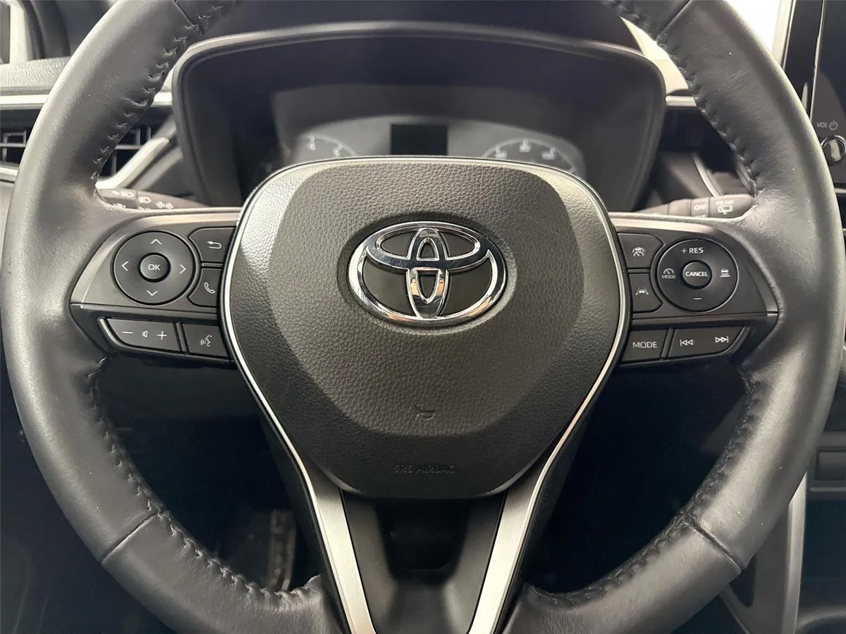 2023 Toyota Corolla Cross Hybrid SE thumbnail 16