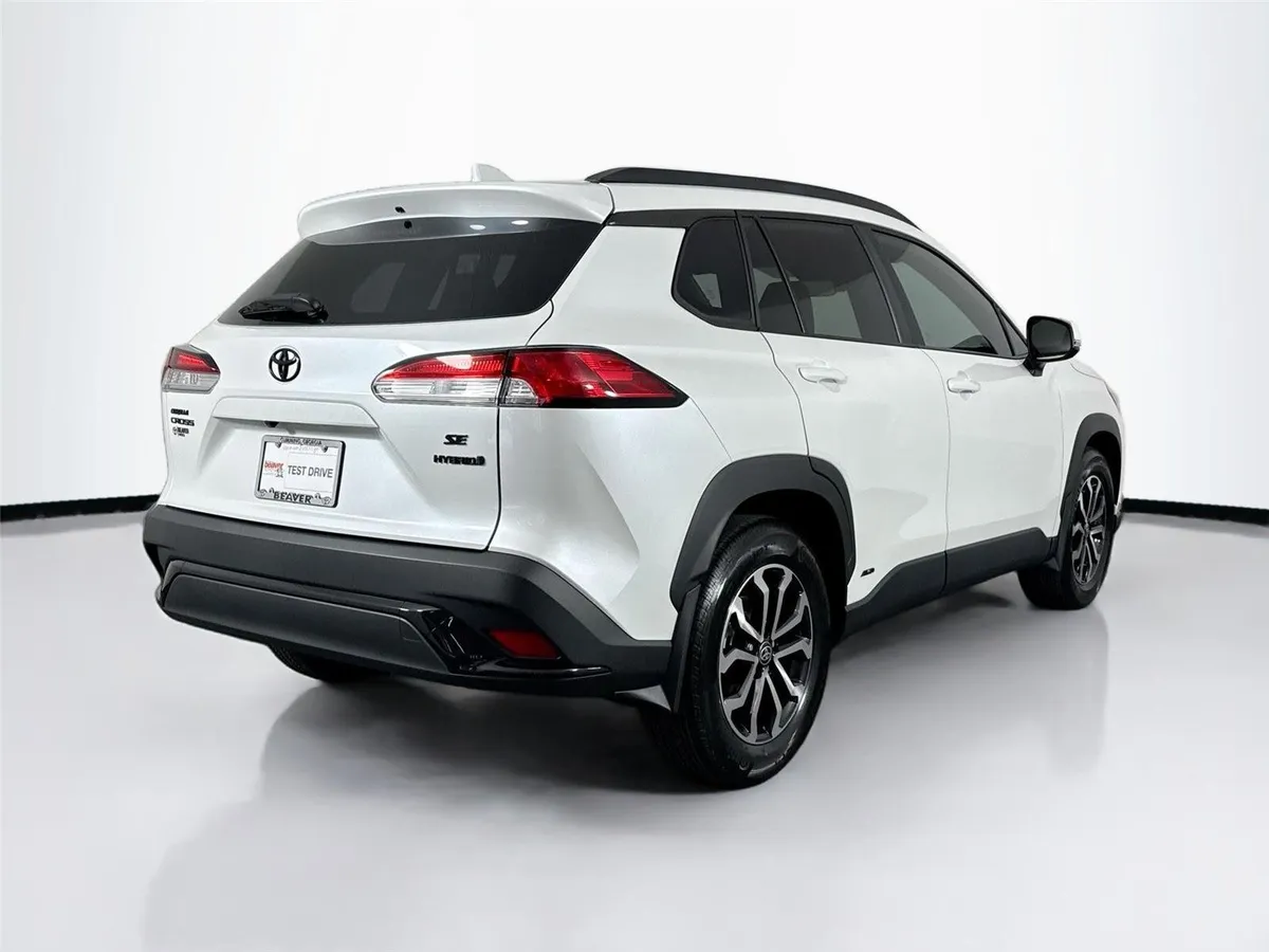 2023 Toyota Corolla Cross Hybrid SE thumbnail 2