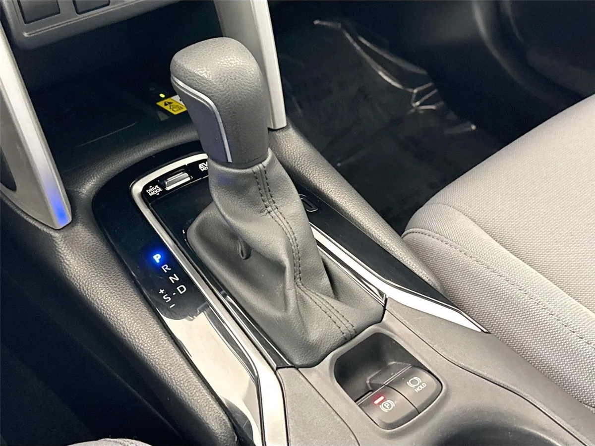 2023 Toyota Corolla Cross Hybrid SE thumbnail 24