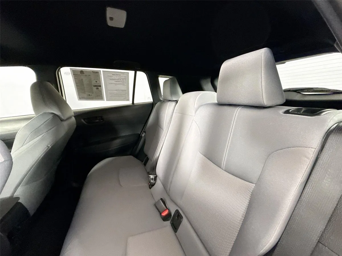 2023 Toyota Corolla Cross Hybrid SE thumbnail 27