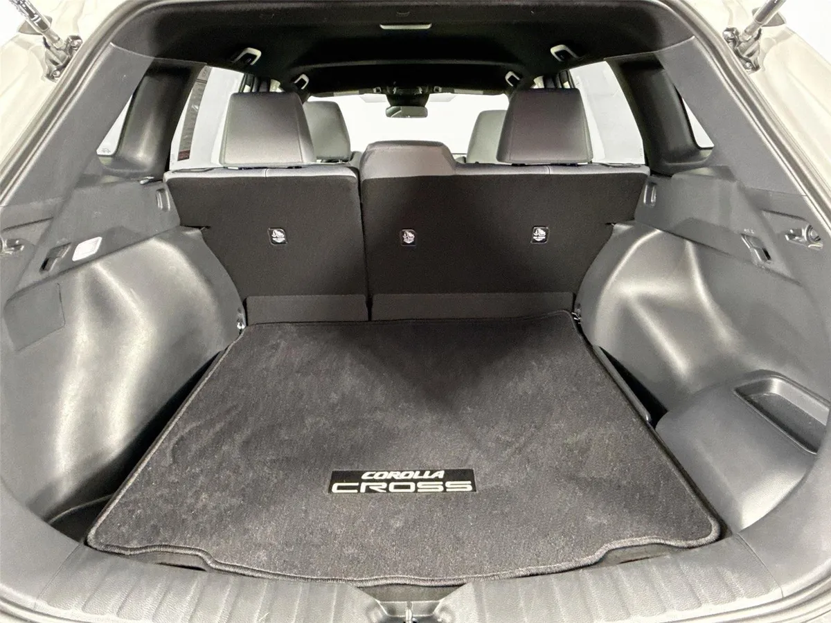 2023 Toyota Corolla Cross Hybrid SE thumbnail 35