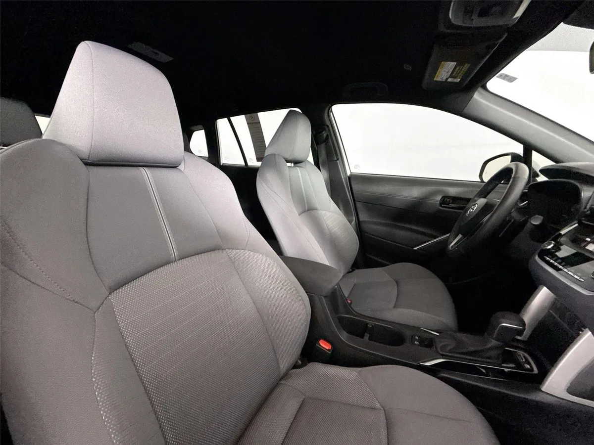 2023 Toyota Corolla Cross Hybrid SE thumbnail 37