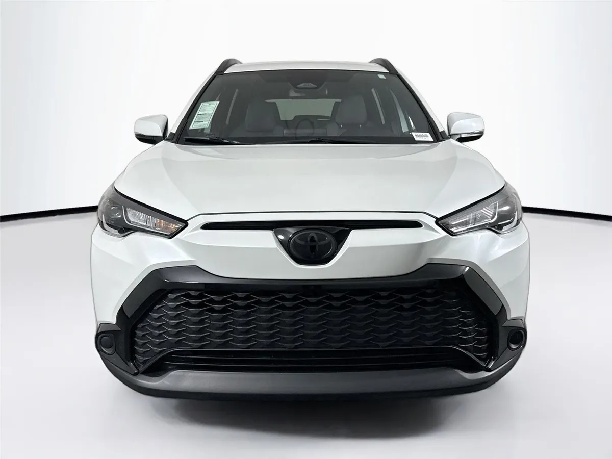 2023 Toyota Corolla Cross Hybrid SE thumbnail 8
