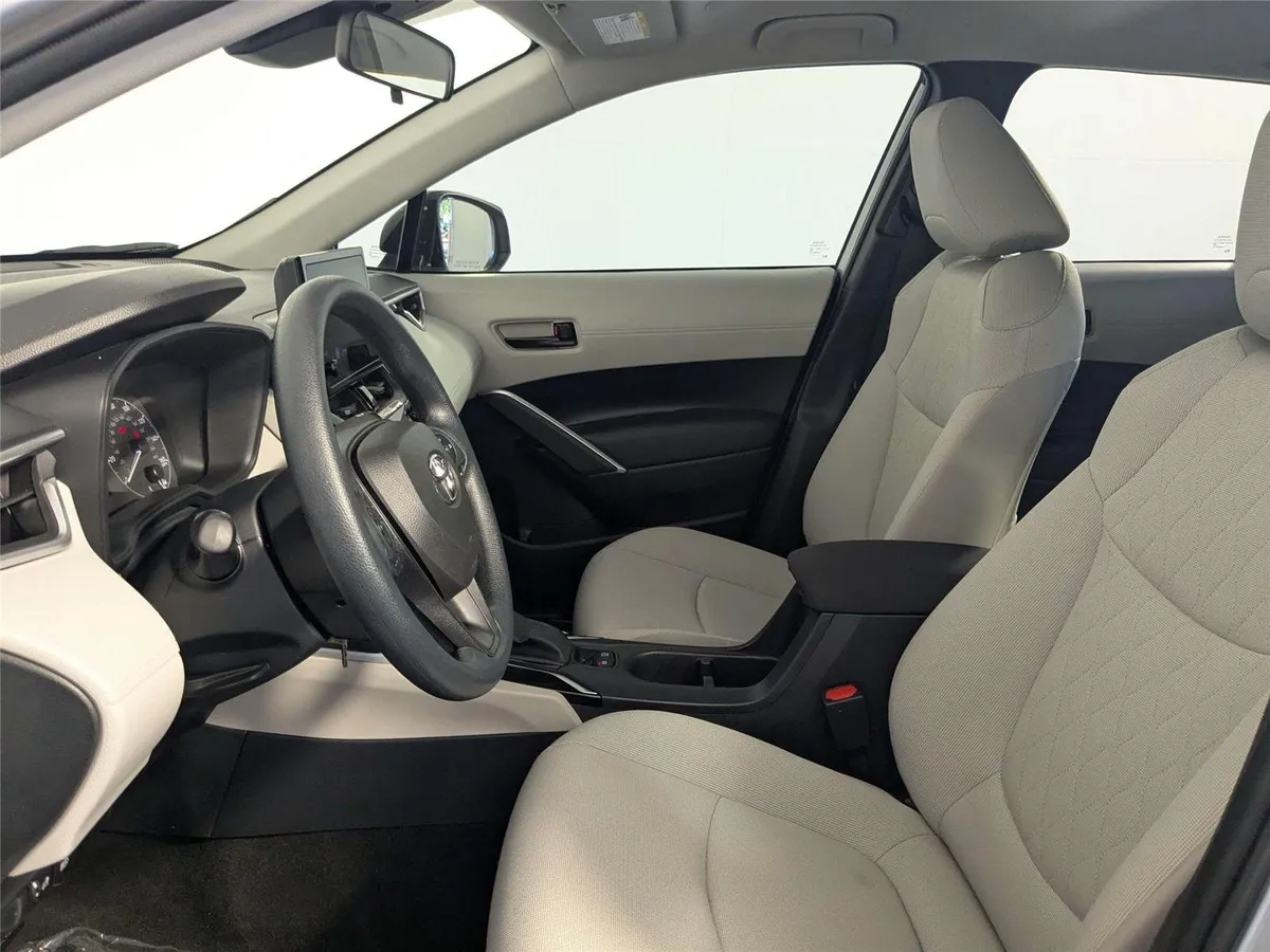 2023 Toyota Corolla Cross L thumbnail 10