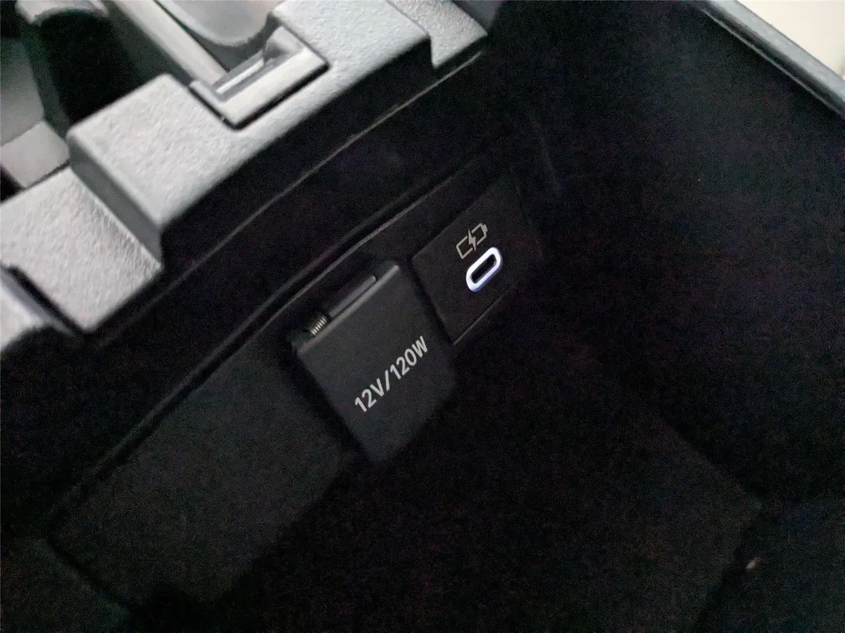 2023 Toyota Corolla Cross L thumbnail 25