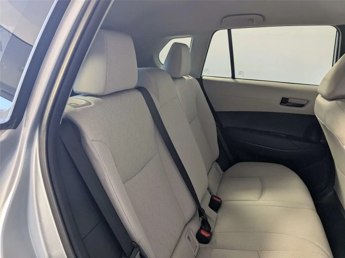 2023 Toyota Corolla Cross L thumbnail 26
