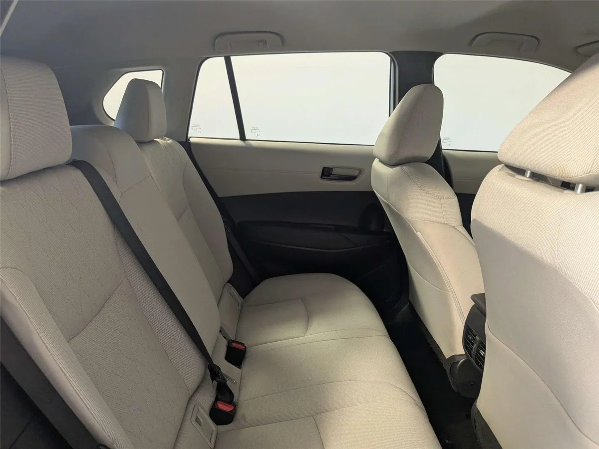 2023 Toyota Corolla Cross L thumbnail 27