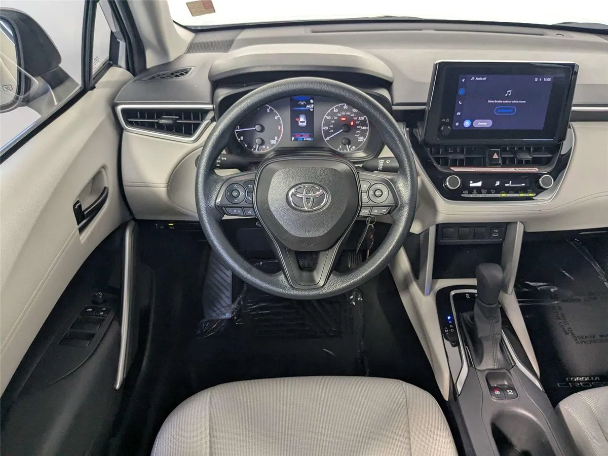 2023 Toyota Corolla Cross L thumbnail 36