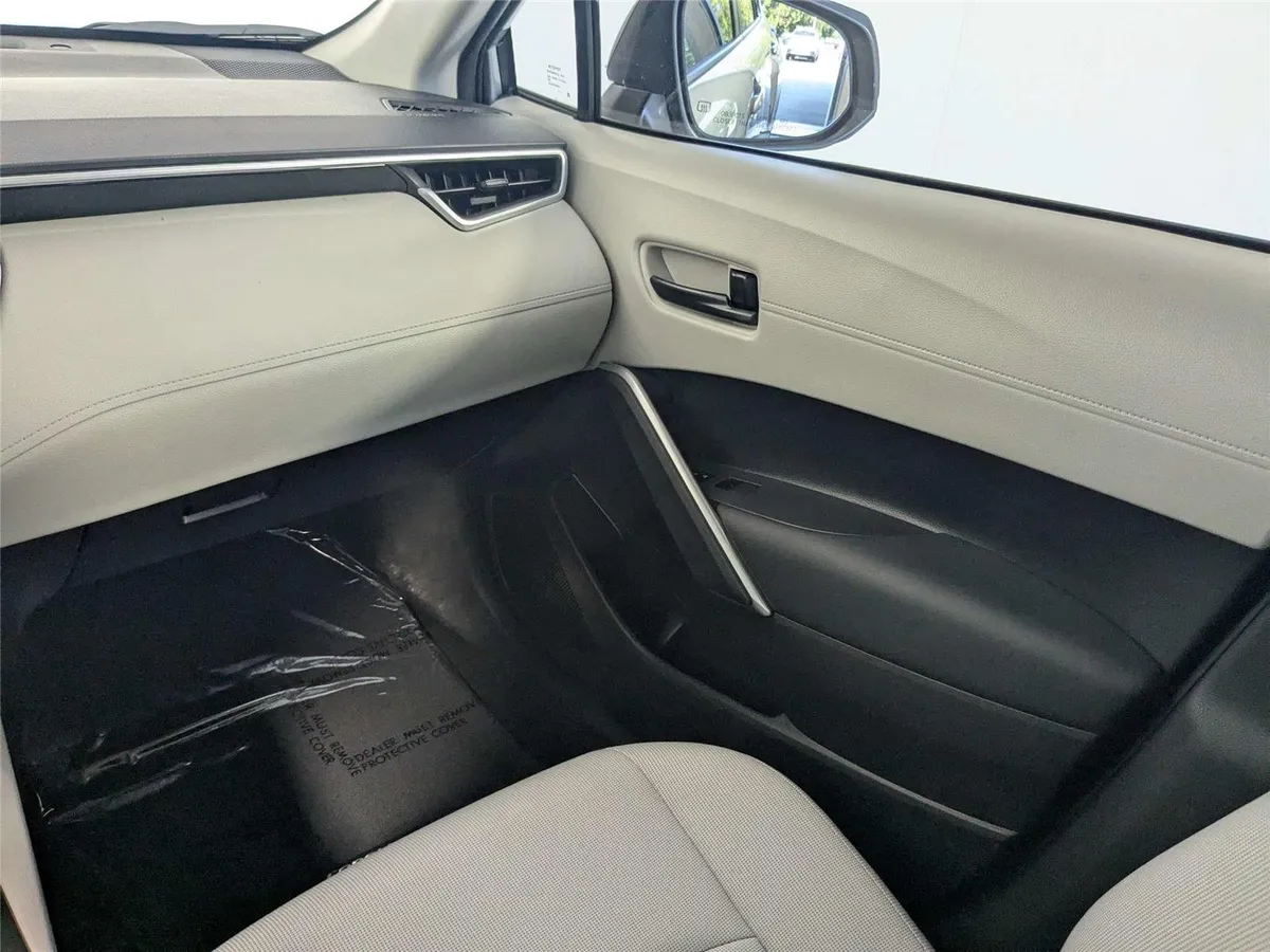 2023 Toyota Corolla Cross L thumbnail 37