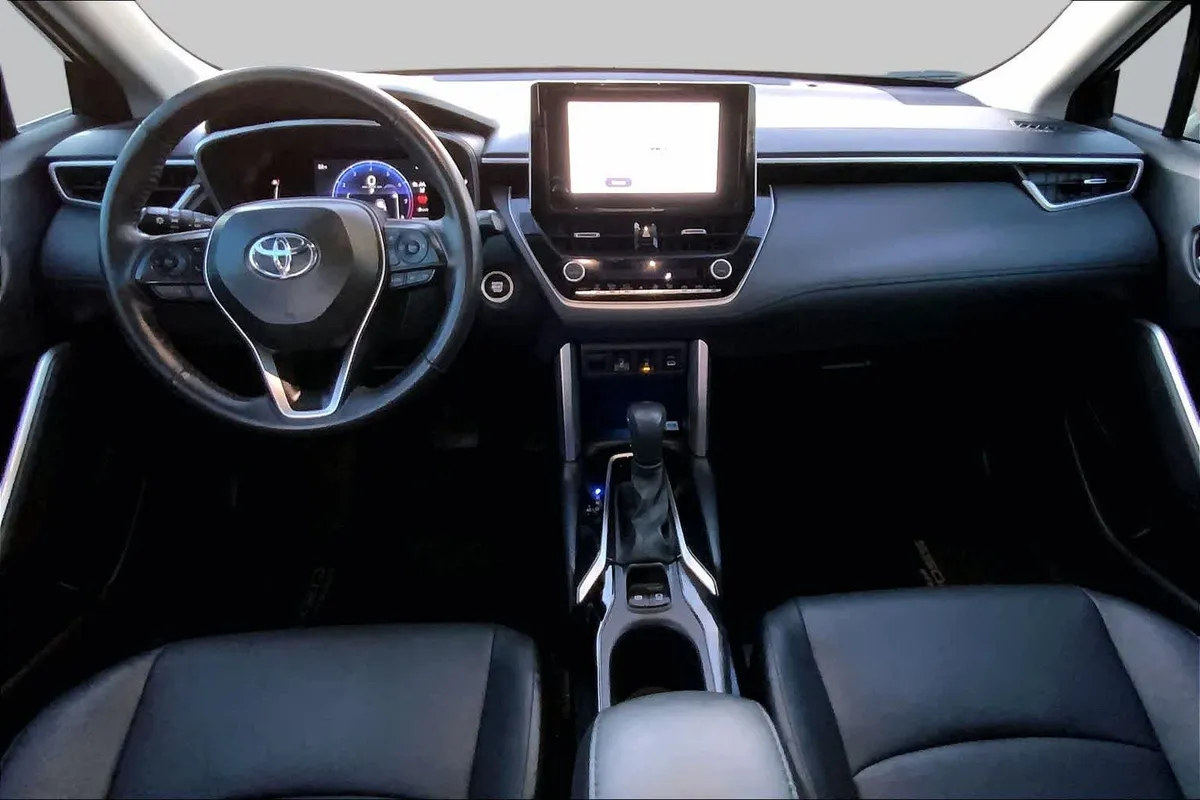 2023 Toyota Corolla Cross XLE thumbnail 15