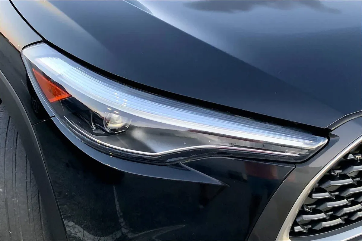 2023 Toyota Corolla Cross XLE thumbnail 26