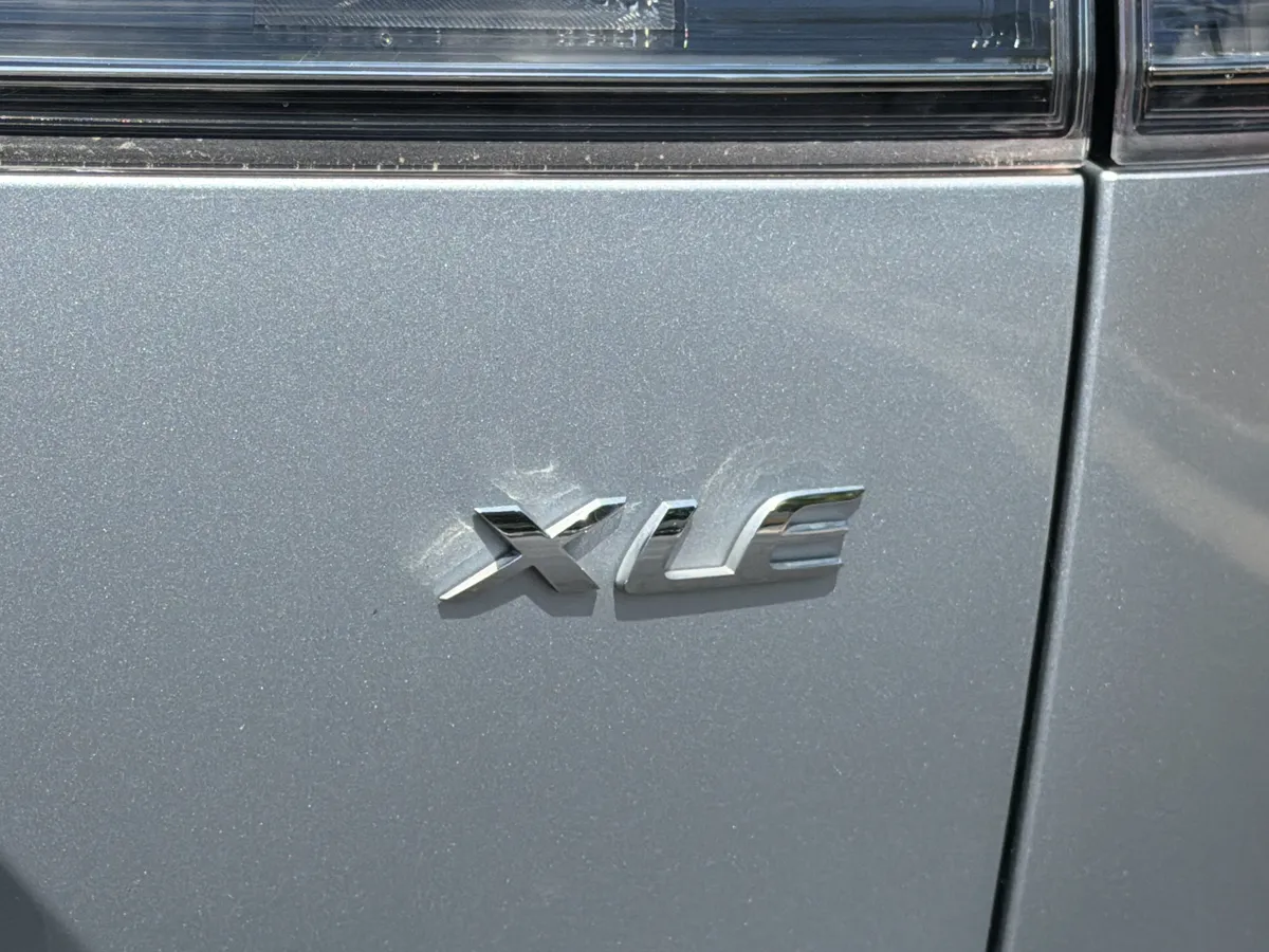 2023 Toyota Corolla Cross XLE thumbnail 26