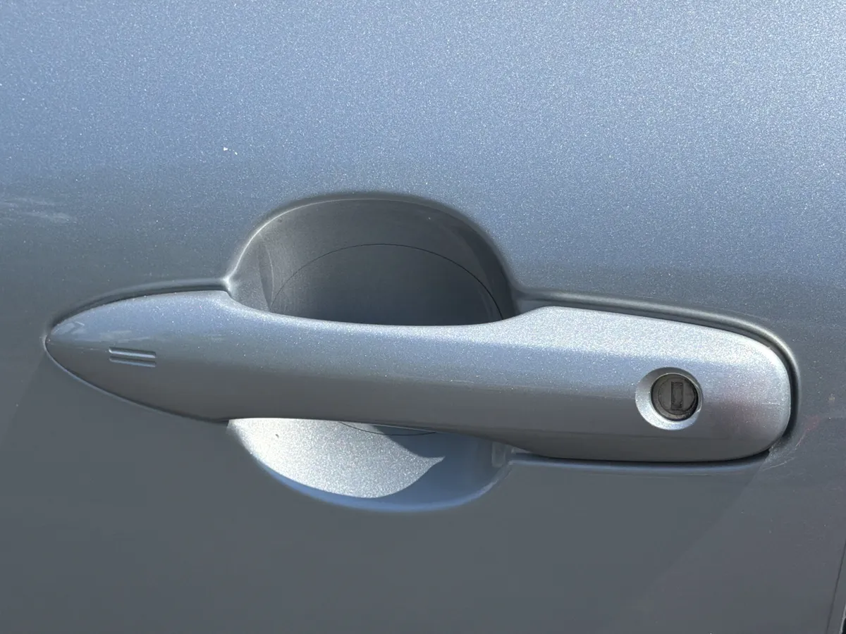 2023 Toyota Corolla Cross XLE thumbnail 33