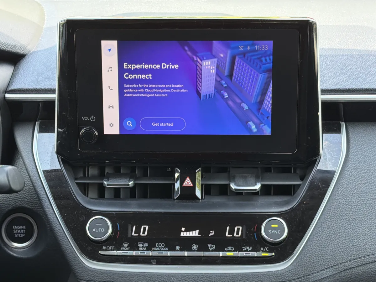2023 Toyota Corolla Cross XLE thumbnail 4