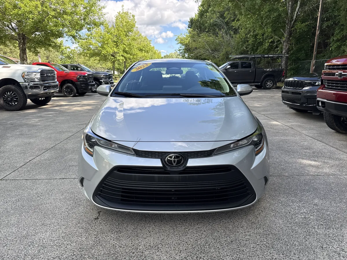 2023 Toyota Corolla LE thumbnail 2