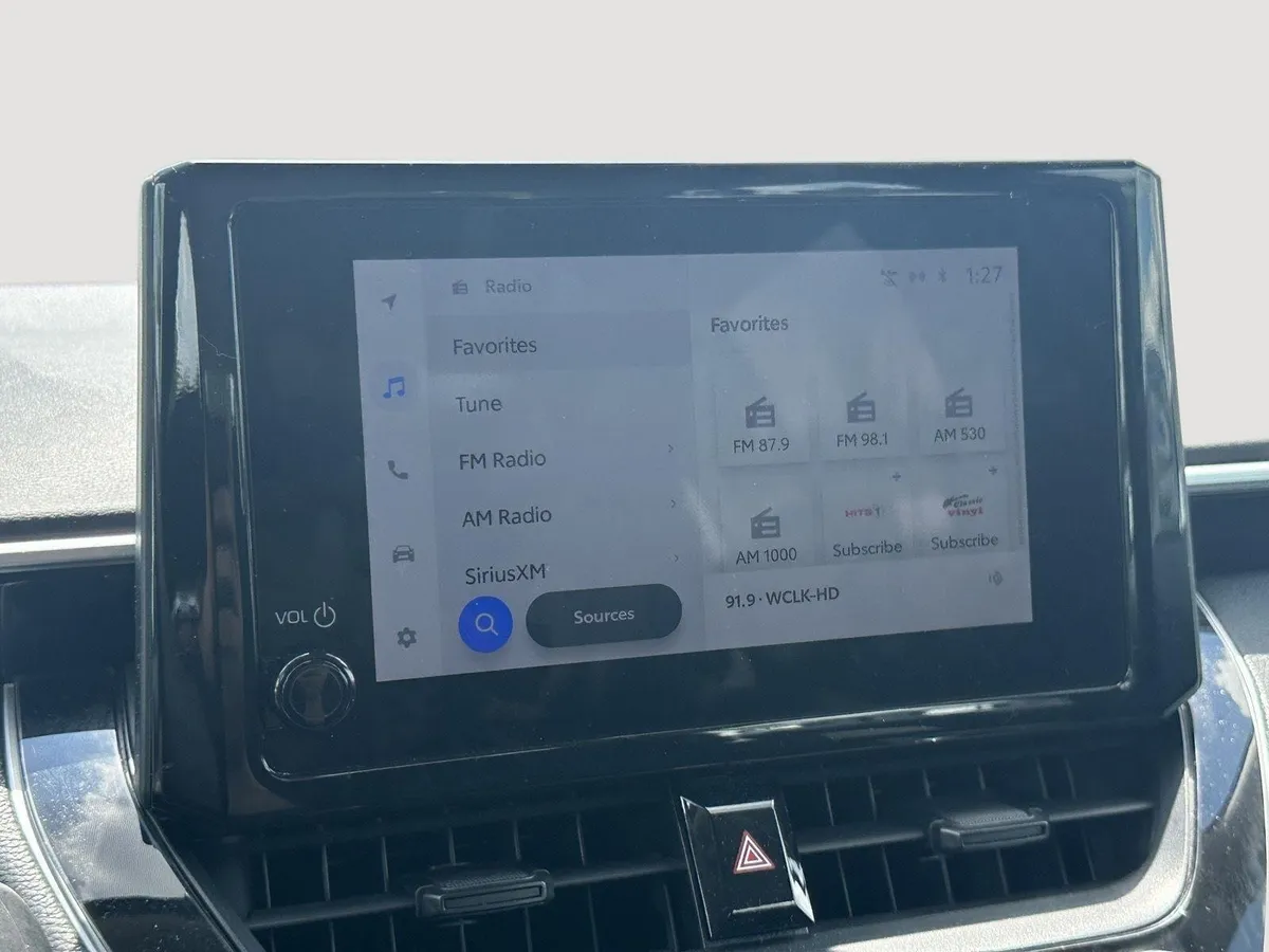2023 Toyota Corolla LE thumbnail 12