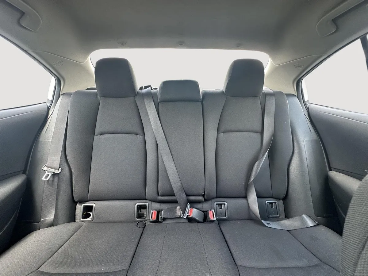 2023 Toyota Corolla LE thumbnail 13