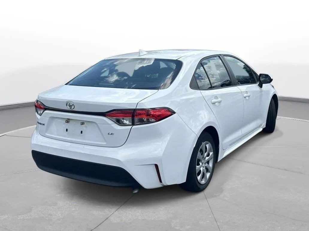 2023 Toyota Corolla LE thumbnail 6