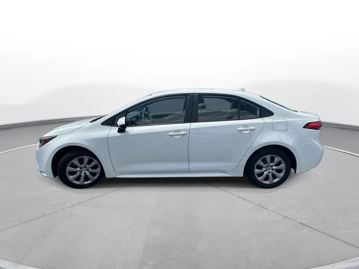 2023 Toyota Corolla LE thumbnail 9