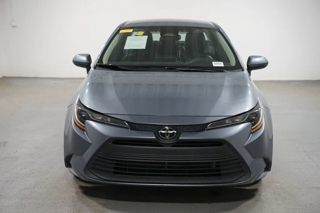 2023 Toyota Corolla LE thumbnail 2