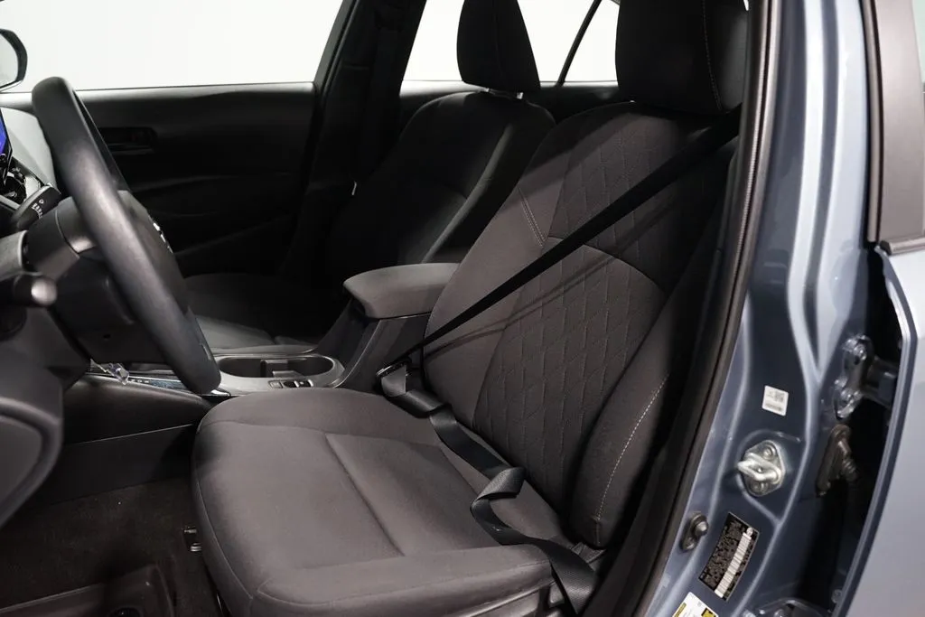 2023 Toyota Corolla LE thumbnail 6