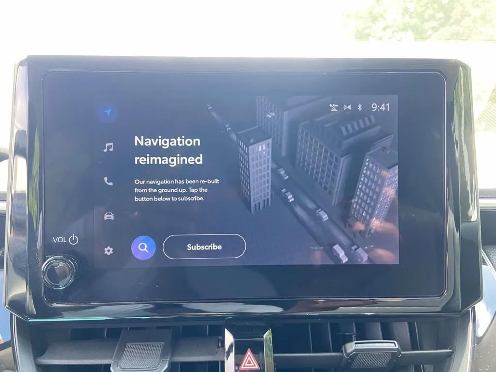 2023 Toyota Corolla LE thumbnail 21