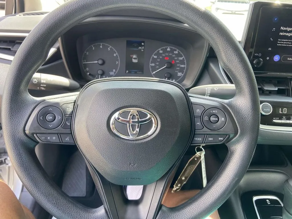2023 Toyota Corolla LE thumbnail 34