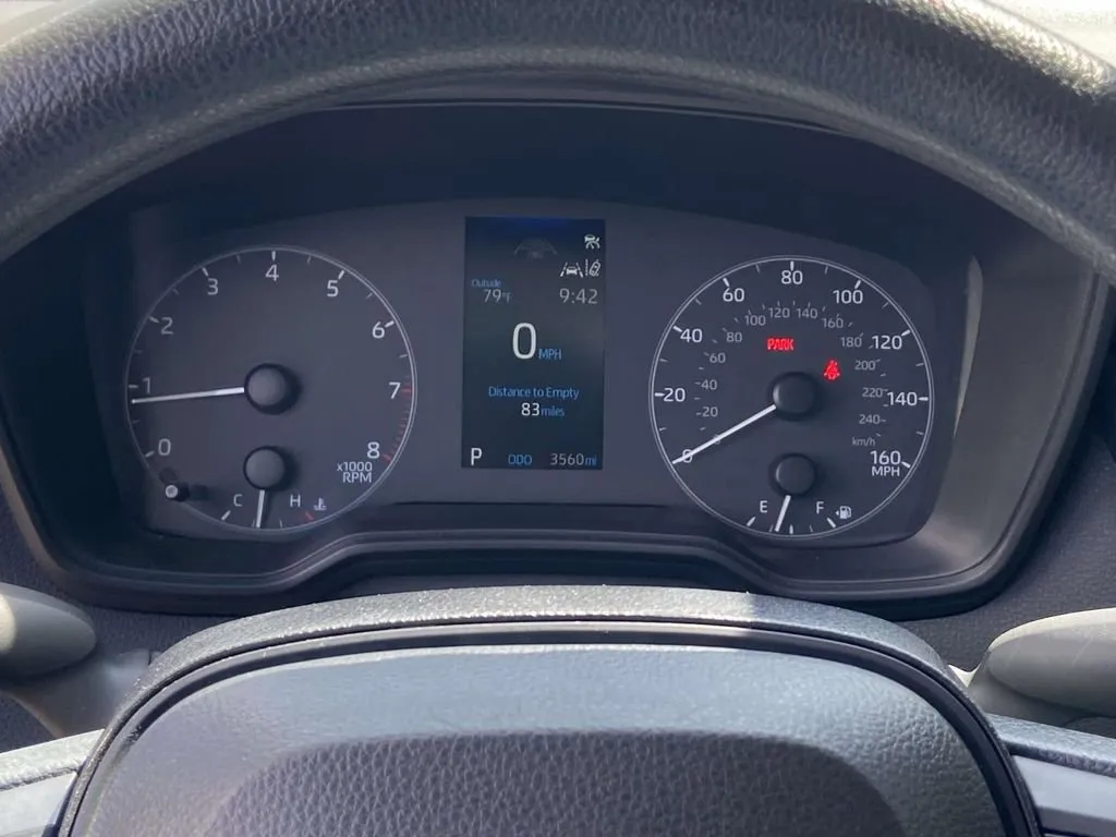 2023 Toyota Corolla LE thumbnail 35