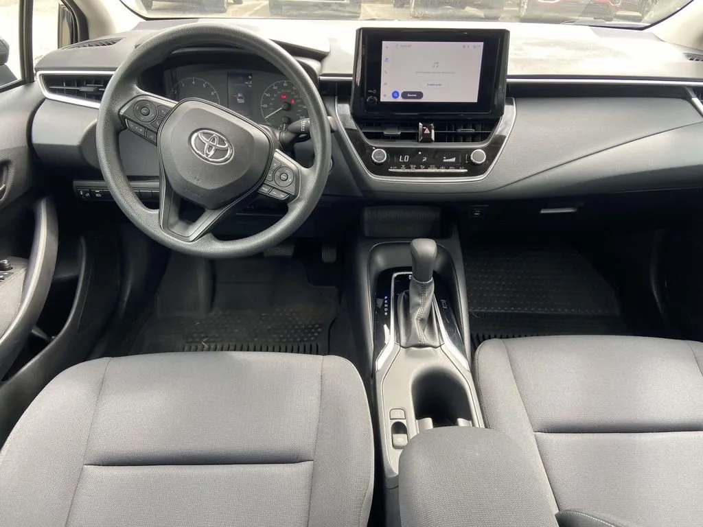 2023 Toyota Corolla LE thumbnail 10